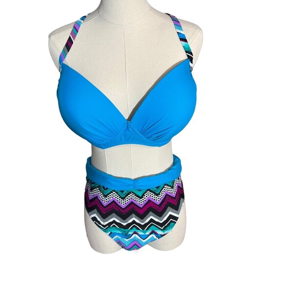 Women's Plus Size Chevron-Patterned Swimsuit, XXL New‎ with Tags - Picture 1 of 6
